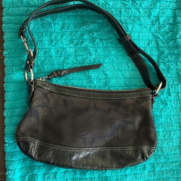 Coach Nylon And shiny leather - Picture 2 of 3